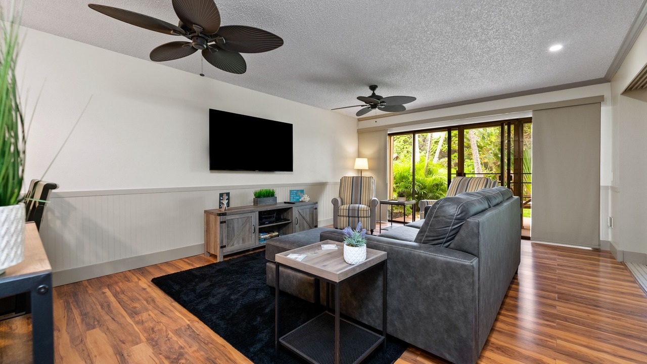 Photo of Livingroom in Maunaloa