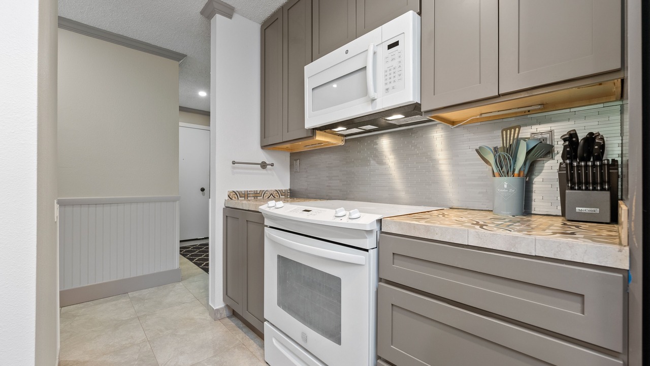Photo of Kitchen in Maunaloa