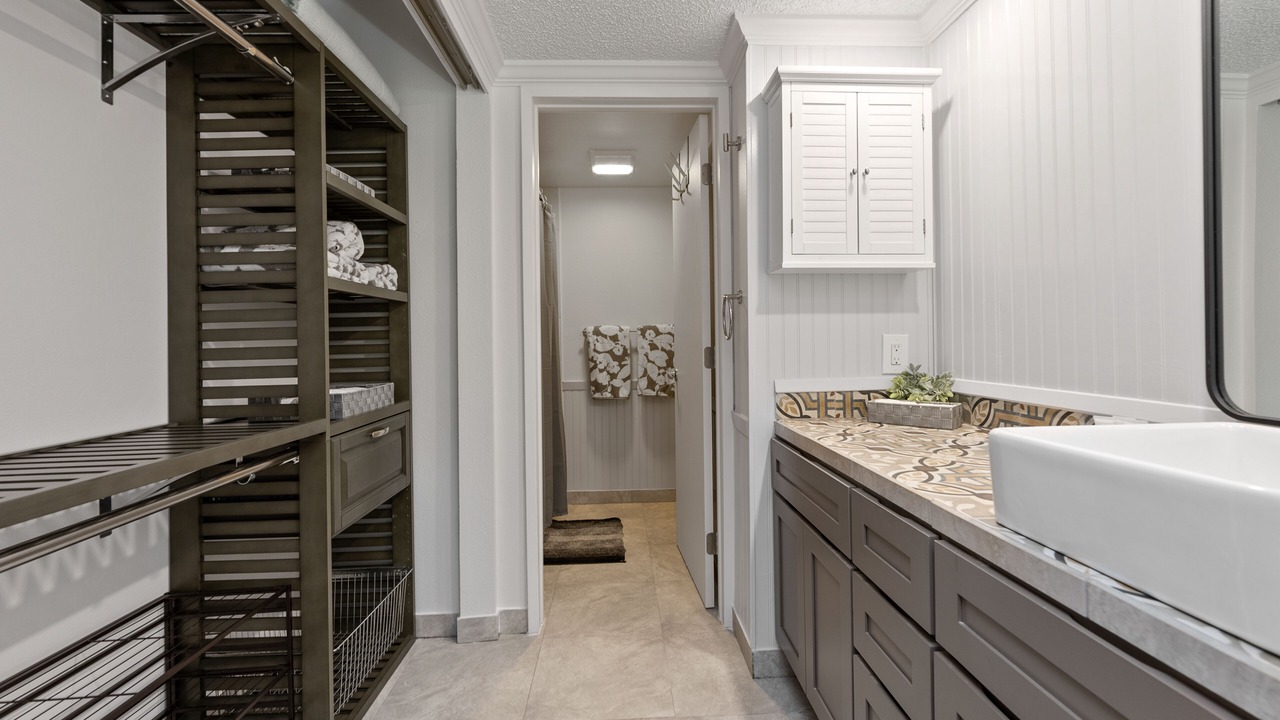 Photo of Bathroom in Maunaloa