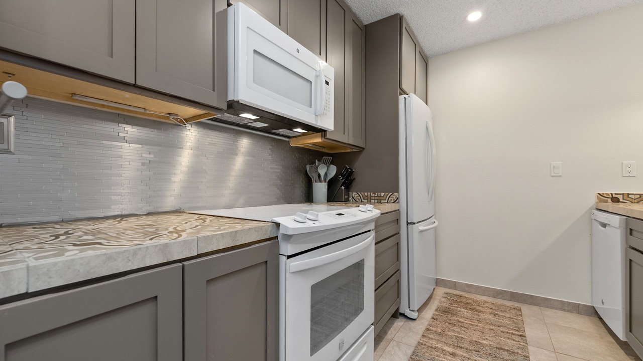 Photo of Kitchen in Maunaloa