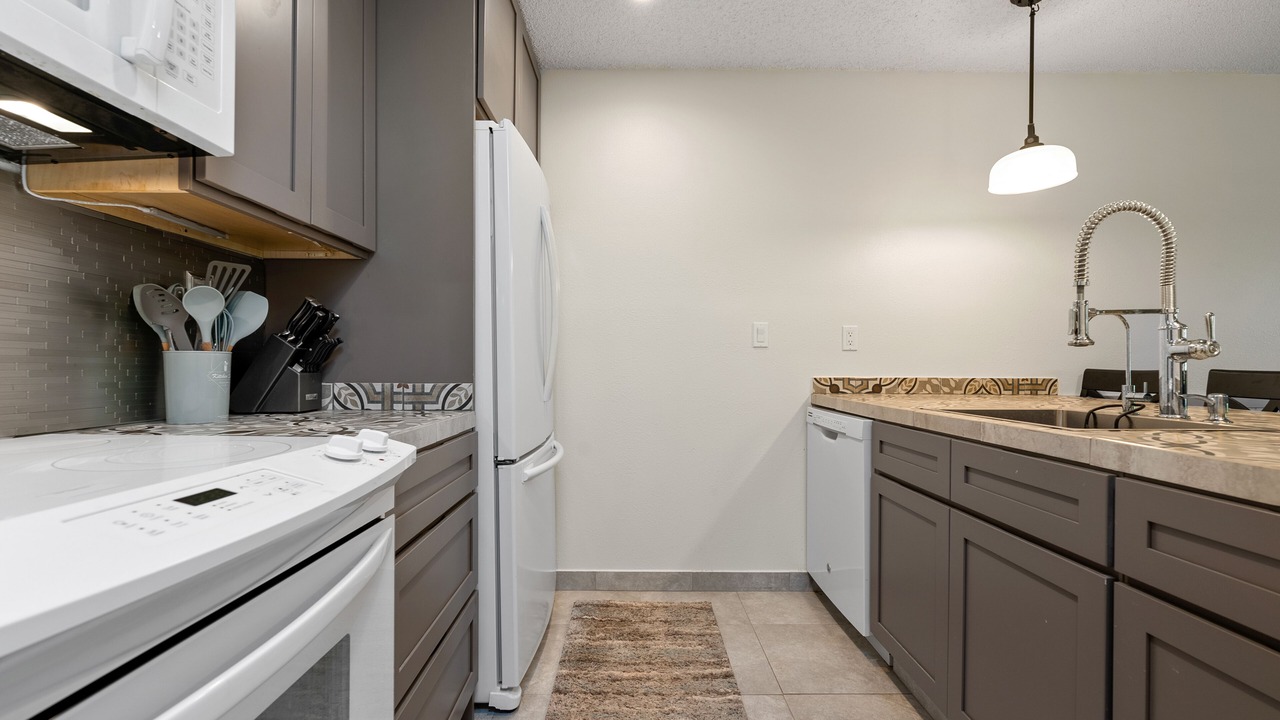 Photo of Kitchen in Maunaloa
