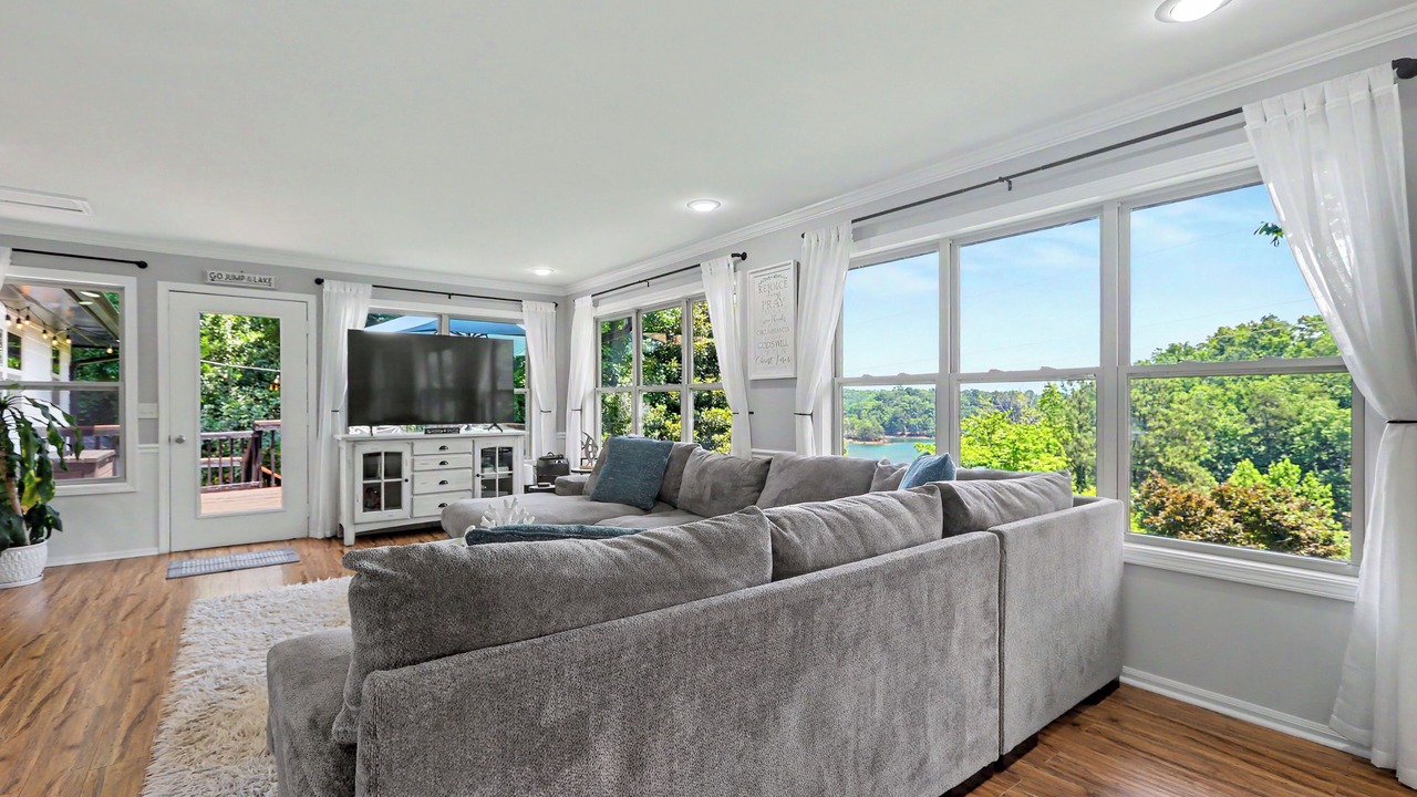 Photo of Livingroom in Flowery Branch