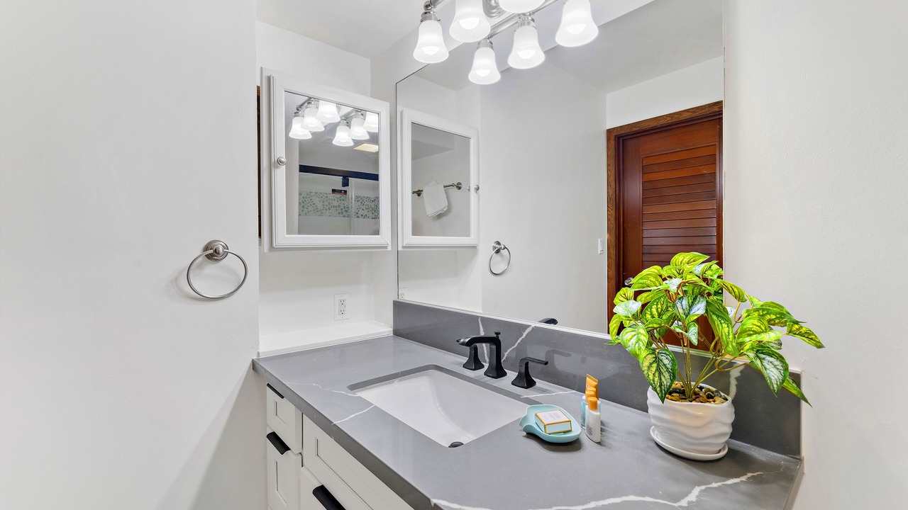 Photo of Bathroom in Waikiki