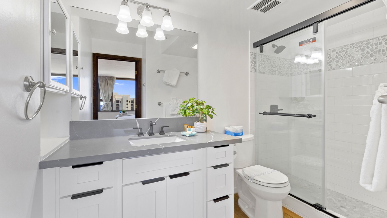 Photo of Bathroom in Waikiki