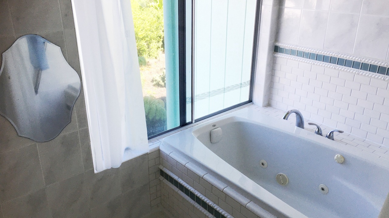 Photo of Bathroom in Hilo