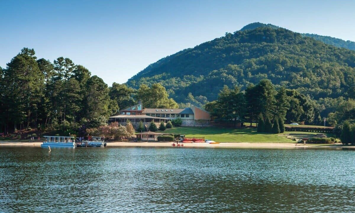 Photo of Bedroom in Lake Lure