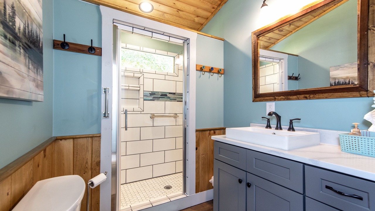 Photo of Bathroom in Cornelia
