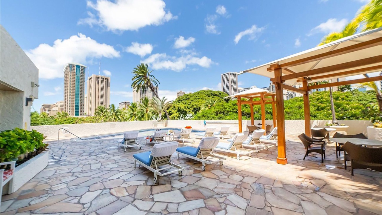 Photo of Outdoor in McCully - Moiliili