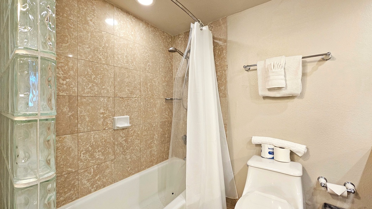 Photo of Bathroom in McCully - Moiliili