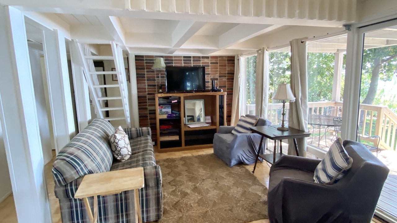 Photo of Livingroom in Lake Murray of Richland