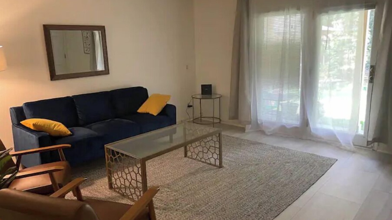 Photo of Livingroom in Midtown