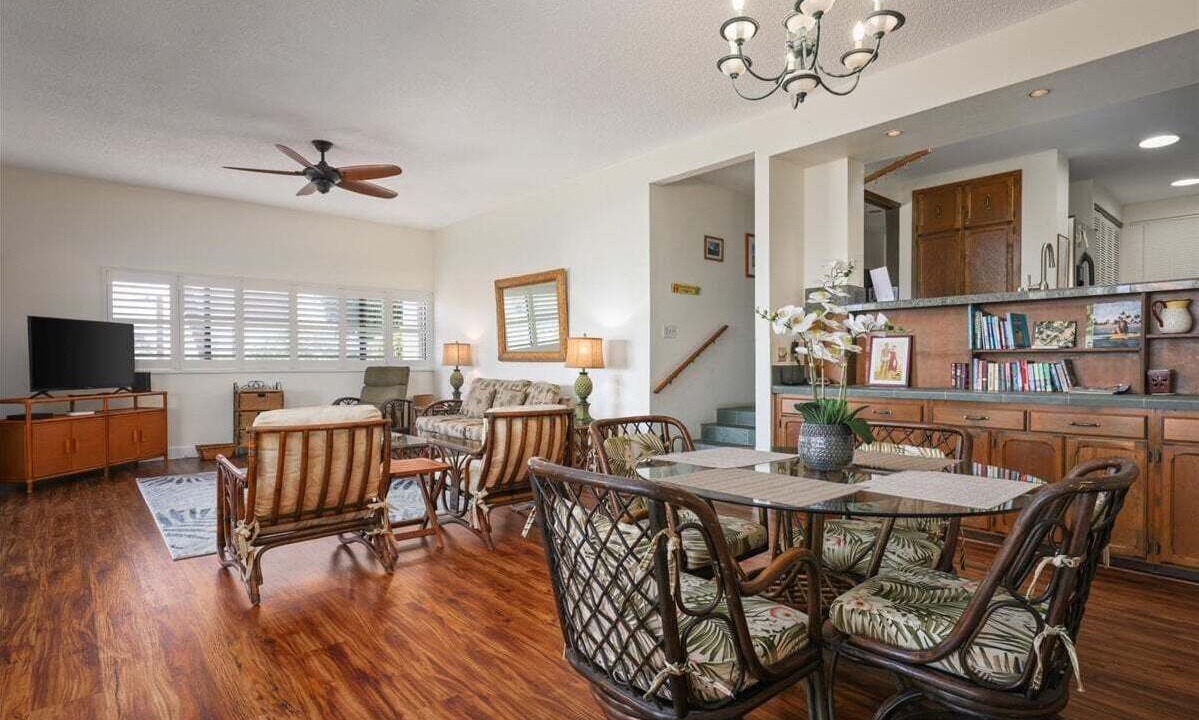 Photo of Livingroom in Kahaluu-Keauhou