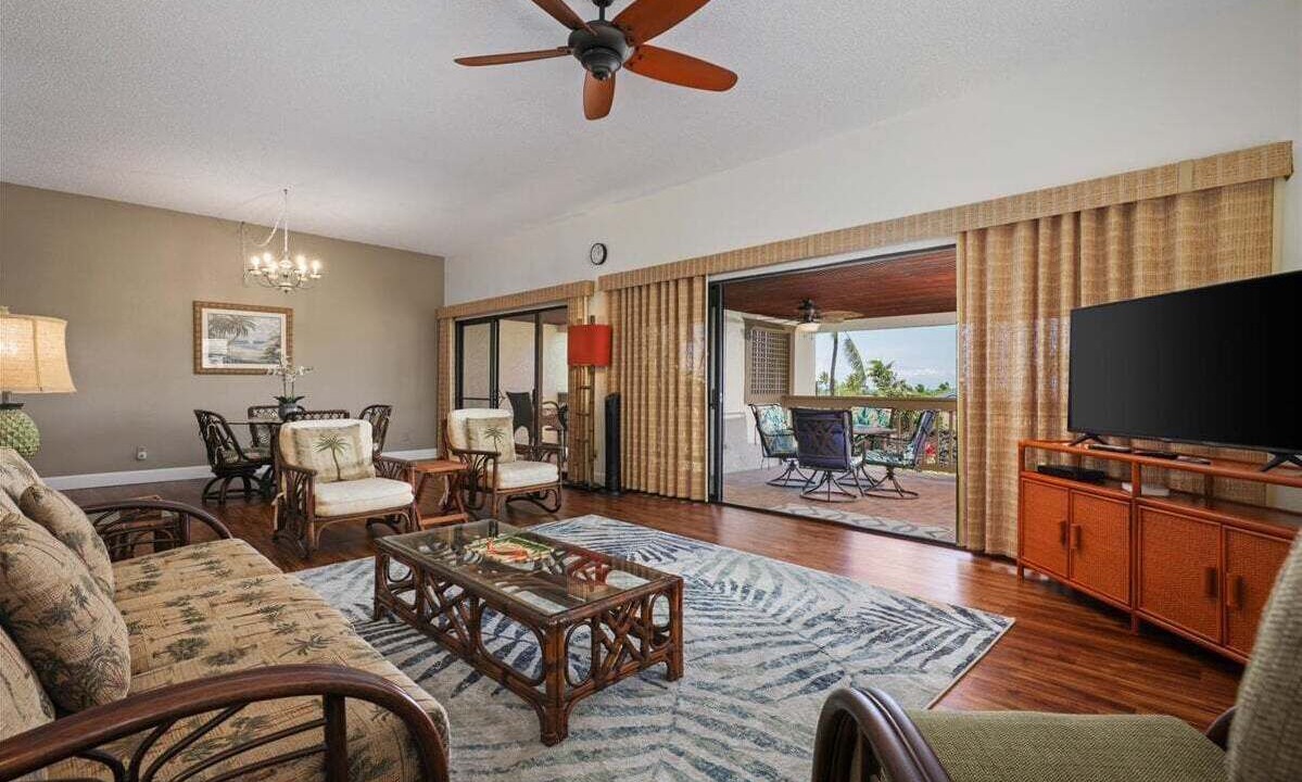 Photo of Livingroom in Kahaluu-Keauhou