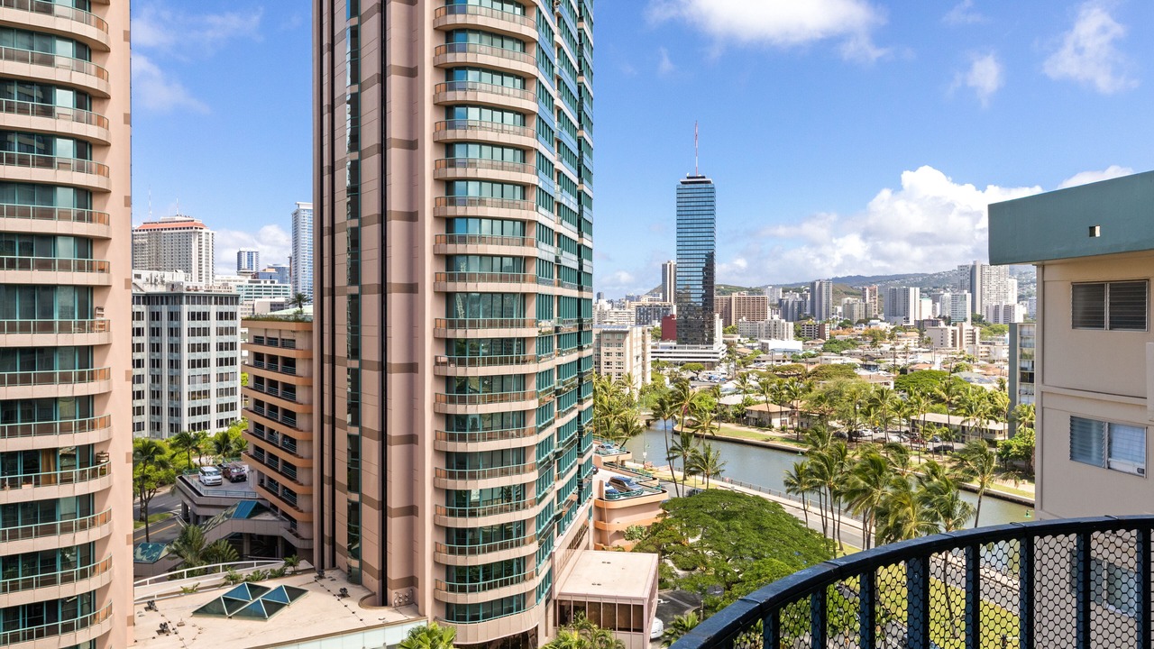 Photo of Outdoor in McCully - Moiliili