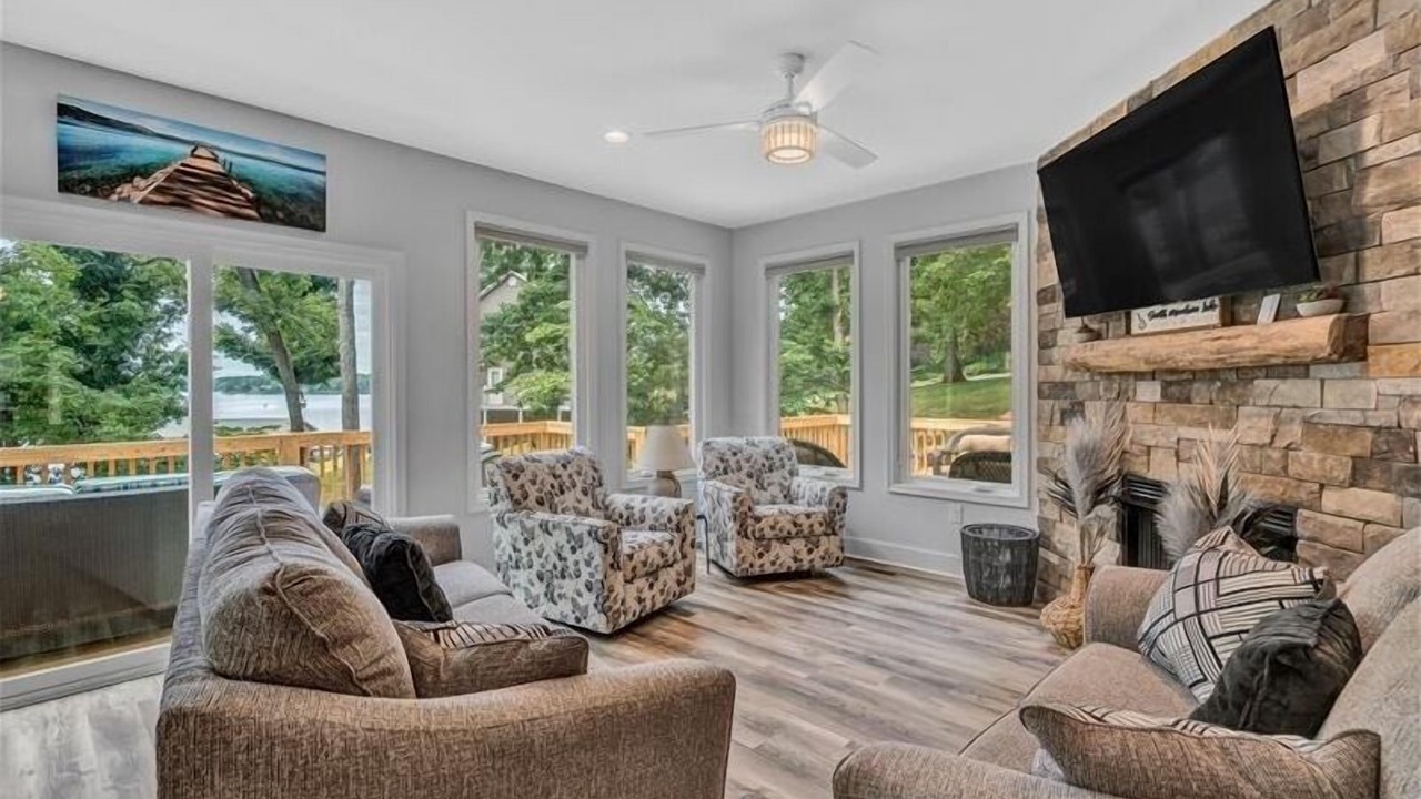 Photo of Livingroom in Huddleston