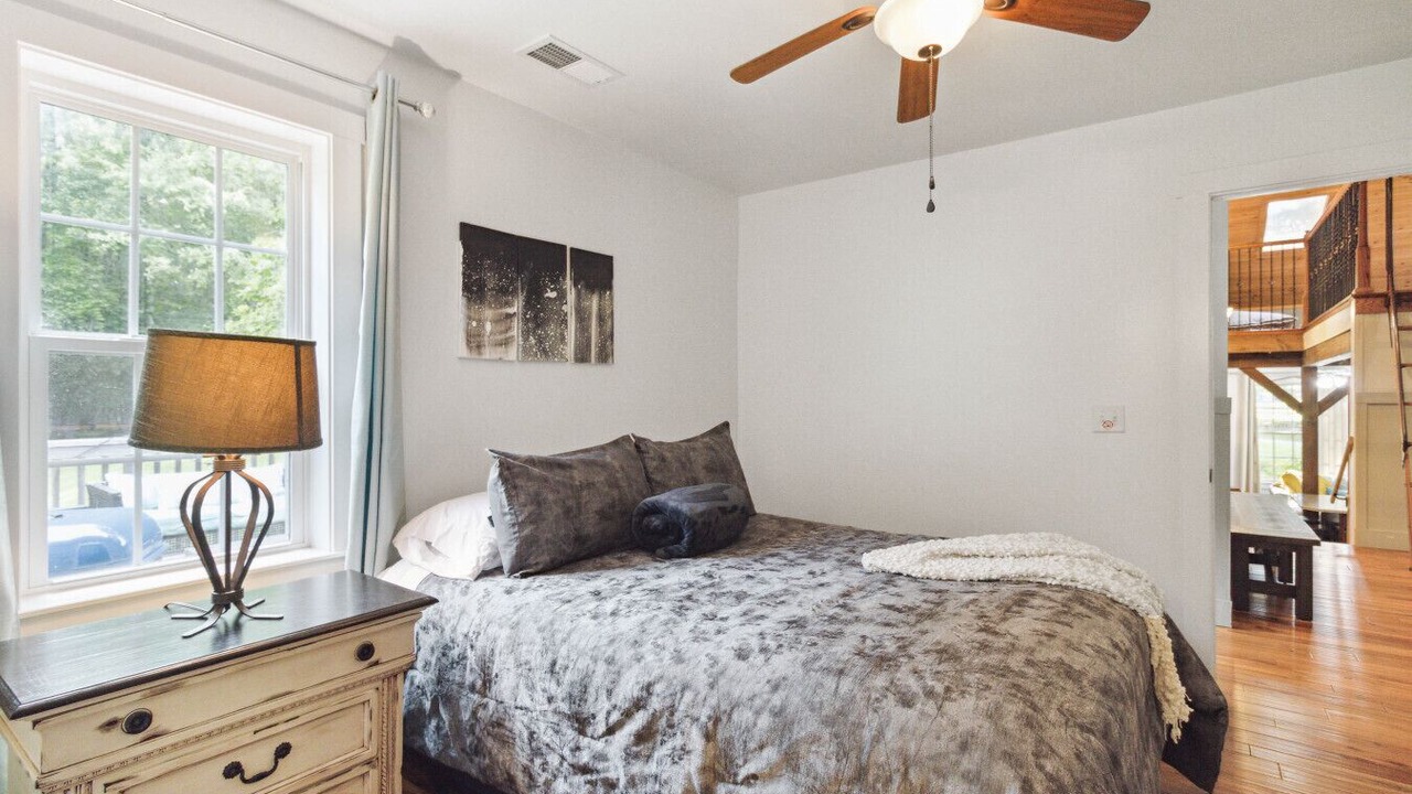 Photo of Bedroom in Suwanee