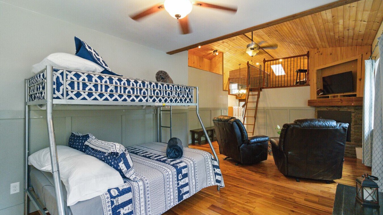Photo of Bedroom in Suwanee