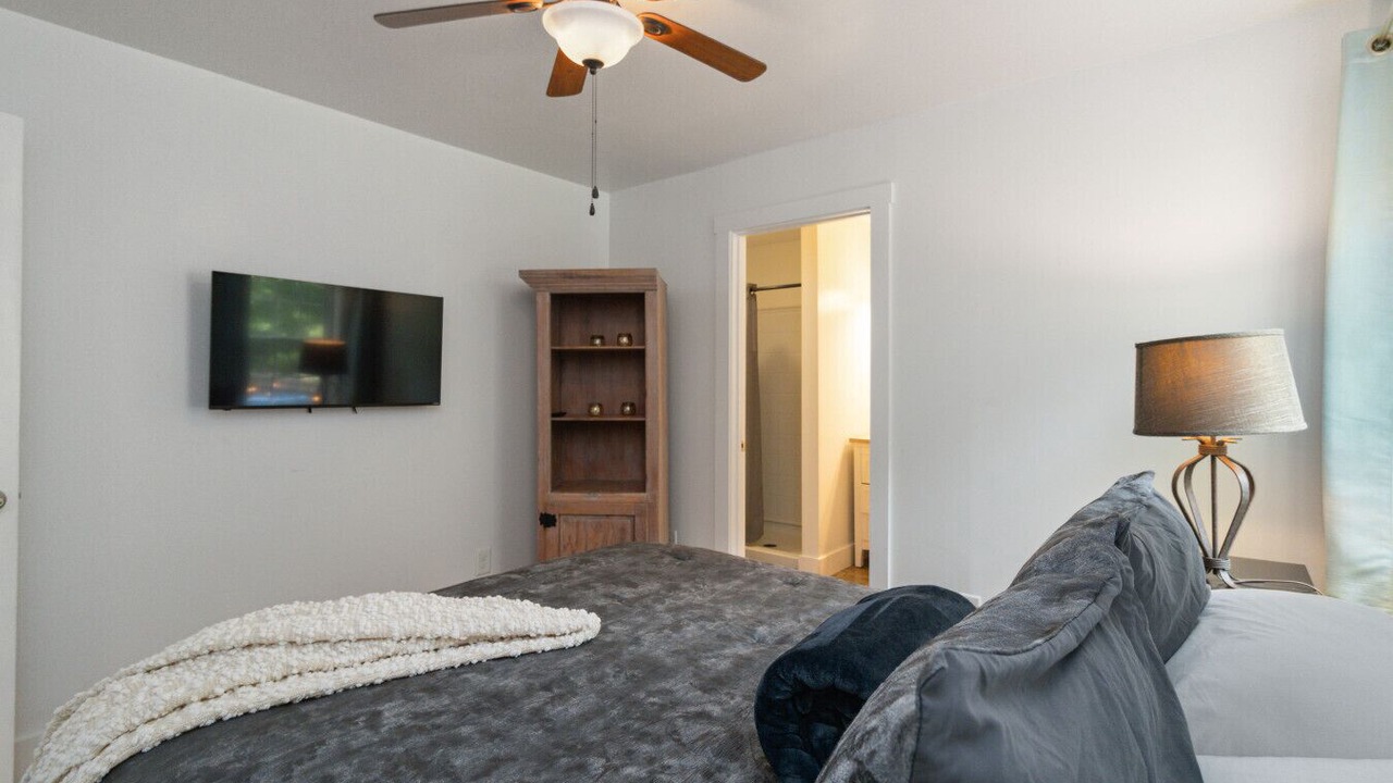 Photo of Bedroom in Suwanee