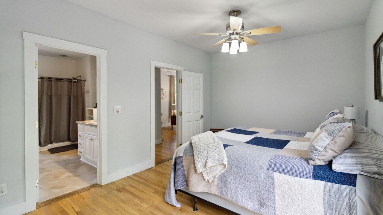 Photo of Bedroom in Suwanee