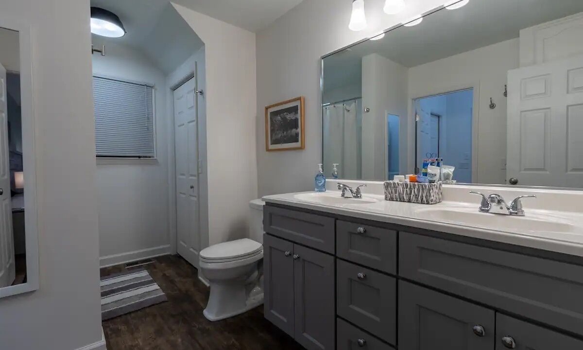 Photo of Bathroom in Semora