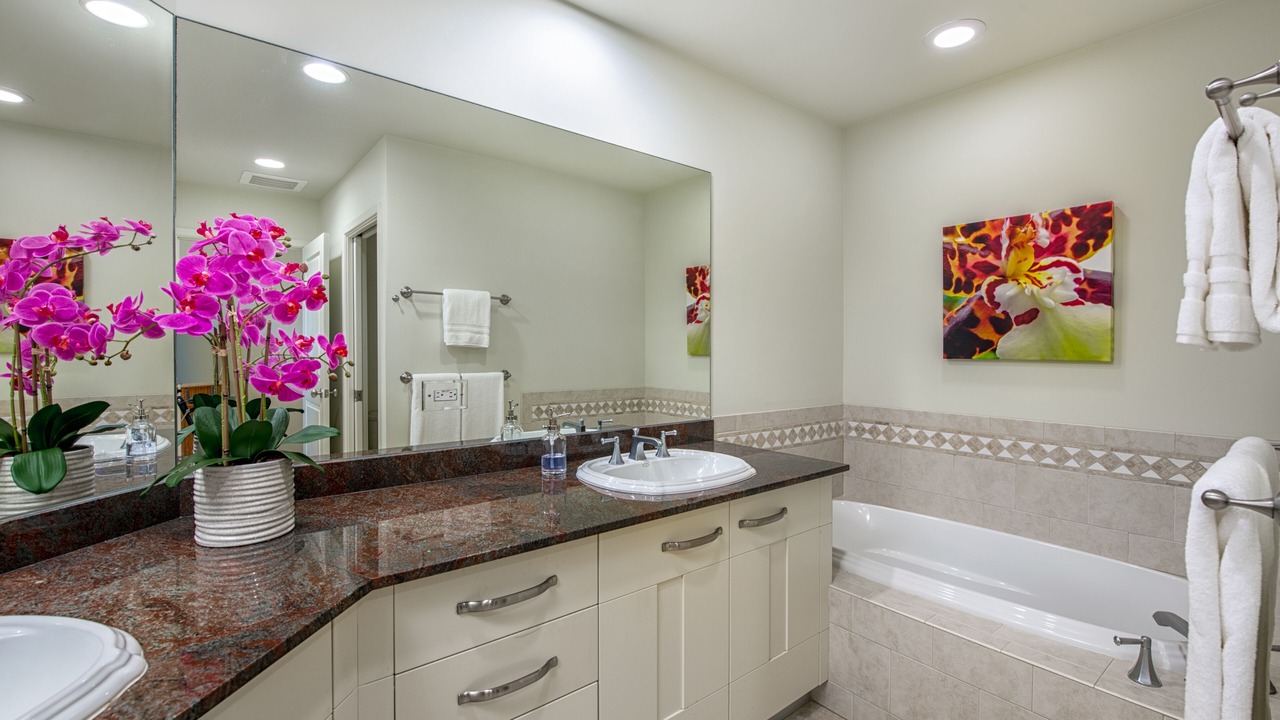 Photo of Bathroom in Kona Palisades