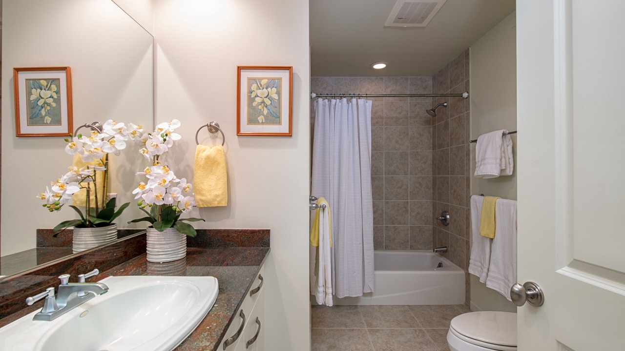 Photo of Bathroom in Kona Palisades