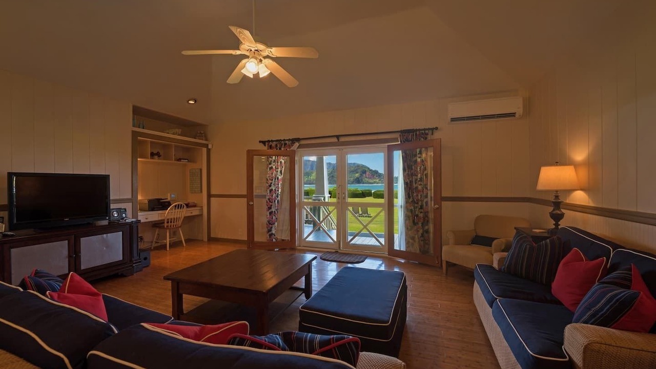 Photo of Livingroom in Hanalei