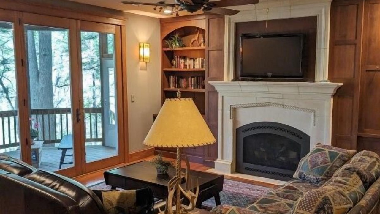 Photo of Bedroom in Lake Lure