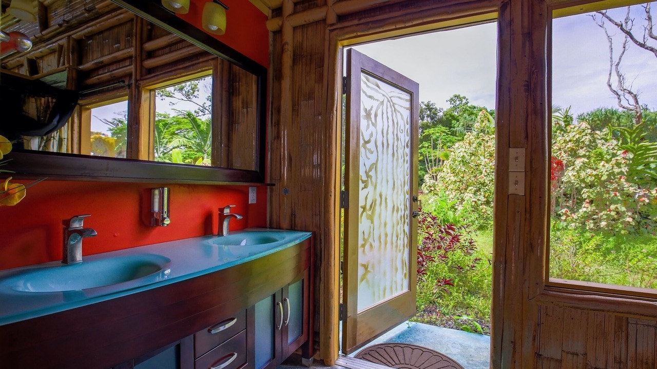 Photo of Bedroom in Pahoa