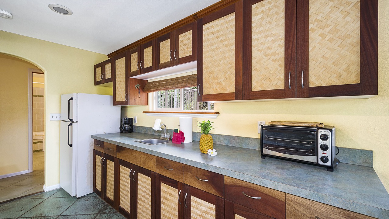 Photo of Kitchen in Kahaluu Bay