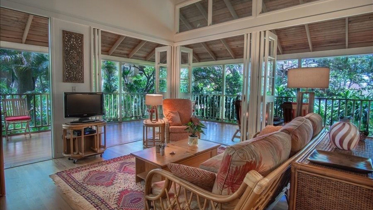 Photo of Livingroom in Maunaloa