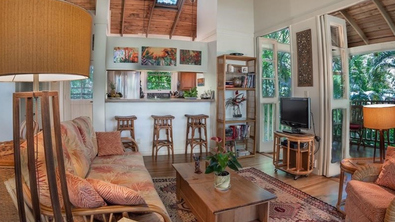 Photo of Livingroom in Maunaloa
