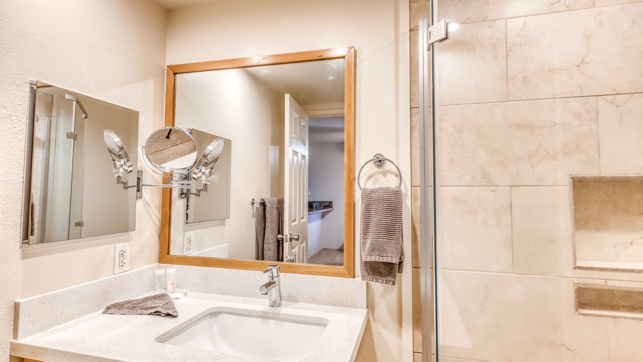 Photo of Bathroom in Maunaloa