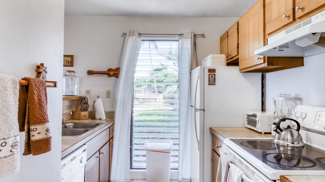 Photo of Kitchen in Maunaloa