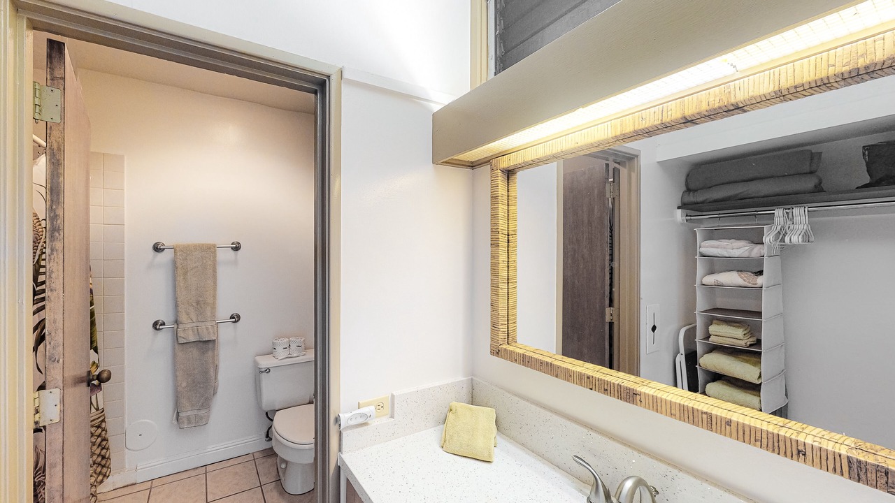 Photo of Bathroom in Maunaloa