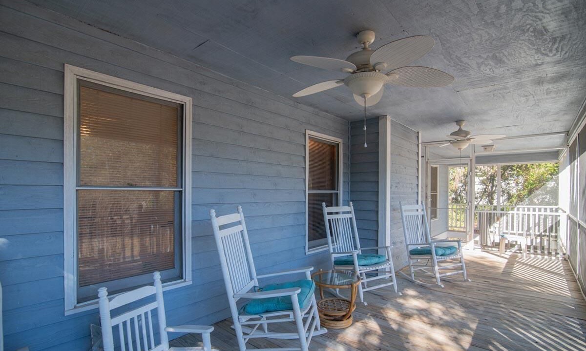 Photo of Patio Balcony in North Litchfield Beach