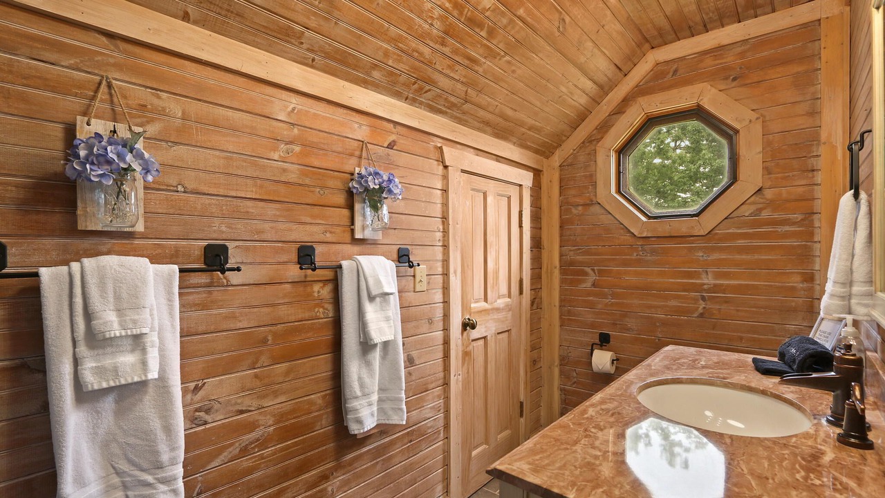 Photo of Bathroom in Purlear