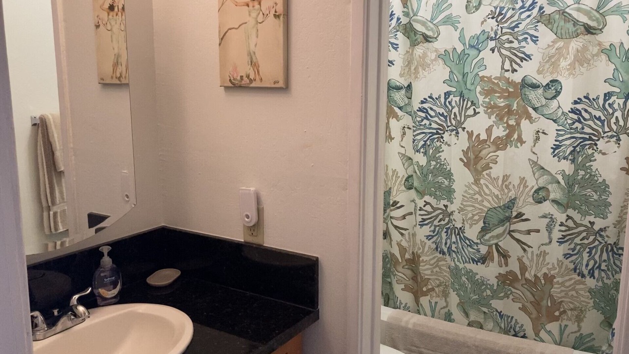 Photo of Bathroom in Ualapue