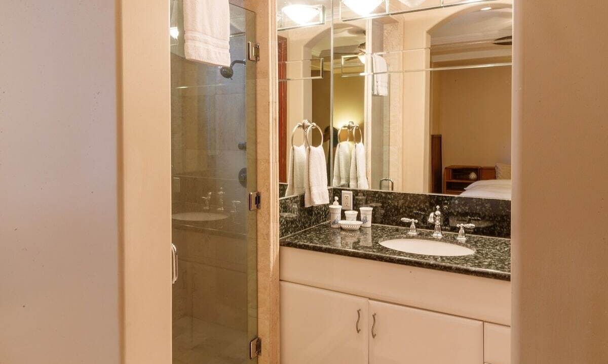 Photo of Bathroom in Kaneohe