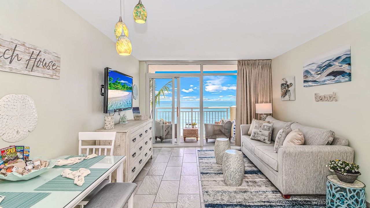 Photo of Livingroom in Crescent Beach