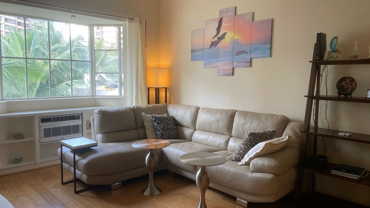 Photo of Livingroom in Waikiki