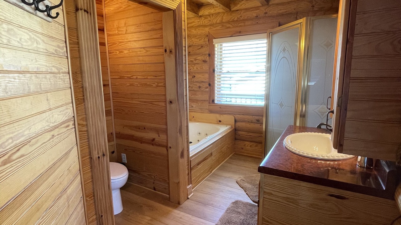 Photo of Bathroom in Hollands Landing