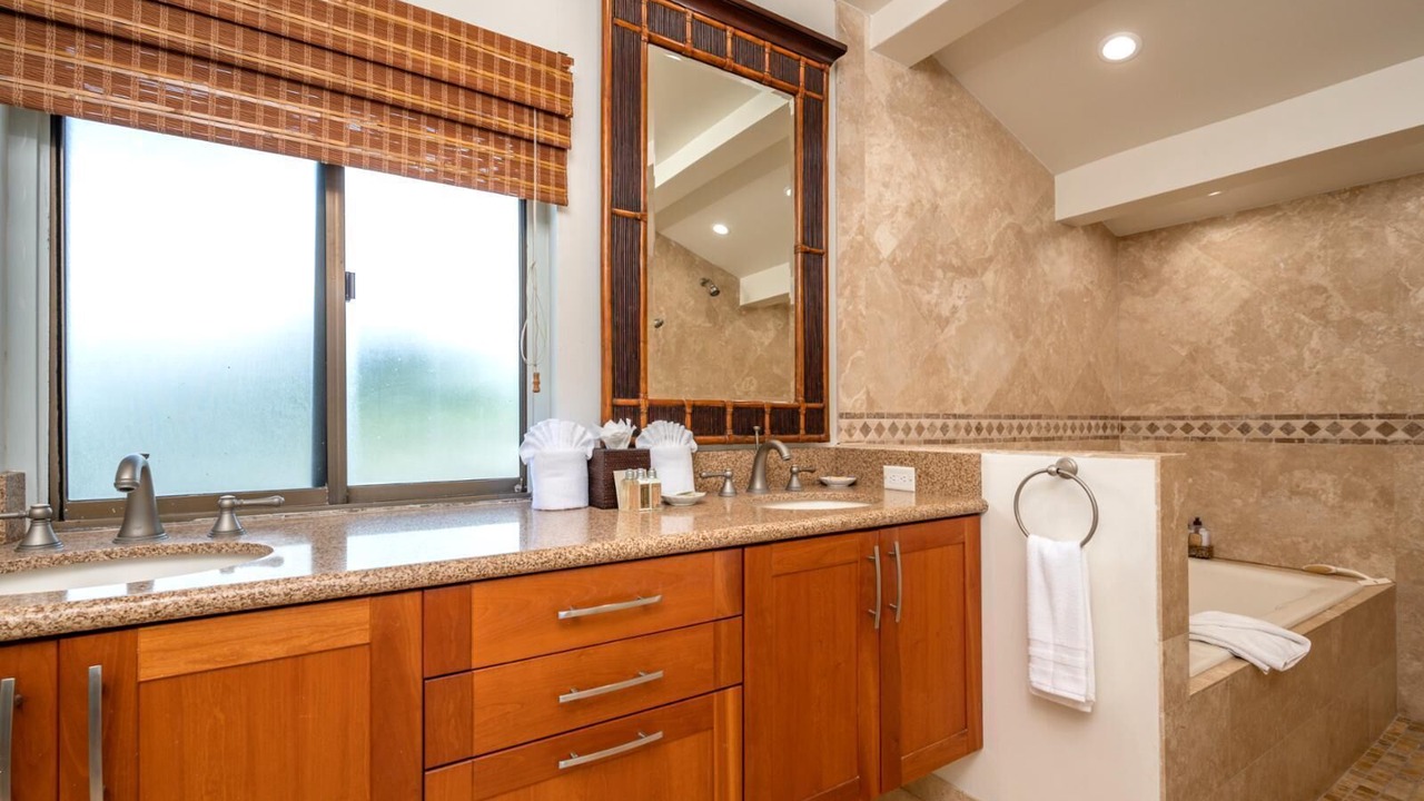 Photo of Bathroom in Napili