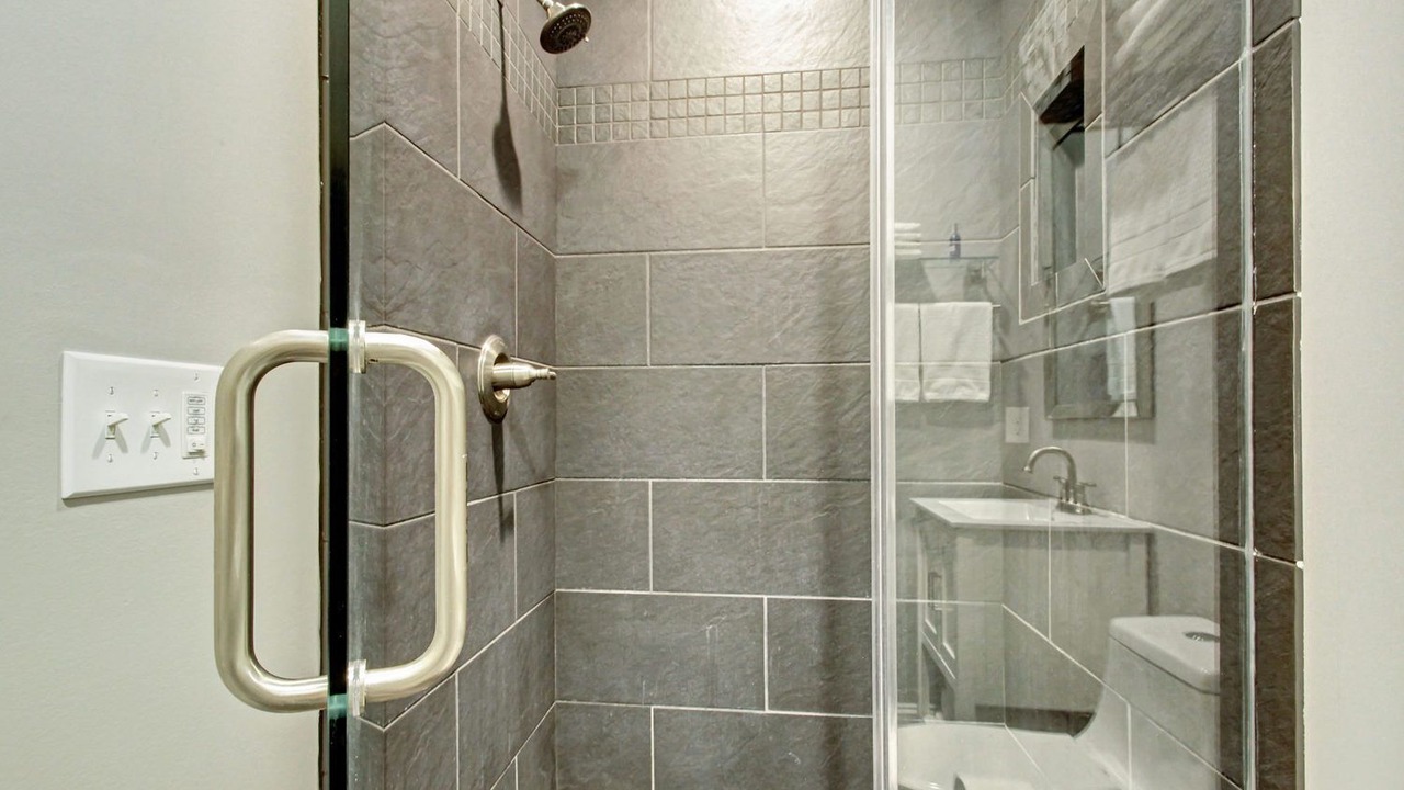 Photo of Bathroom in Metropolitan