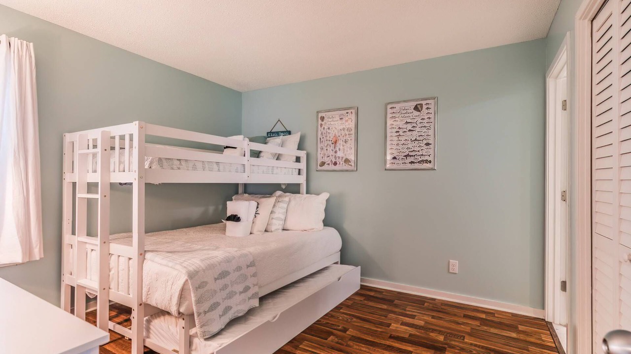 Photo of Bedroom in Oceanmarsh Subdivision