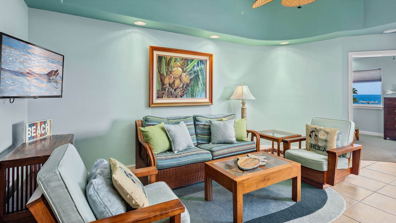 Photo of Livingroom in Kahaluu Bay