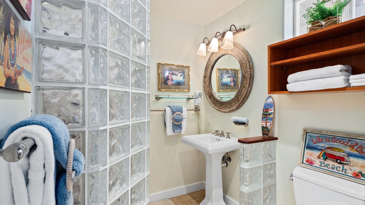 Photo of Bathroom in Kahaluu Bay