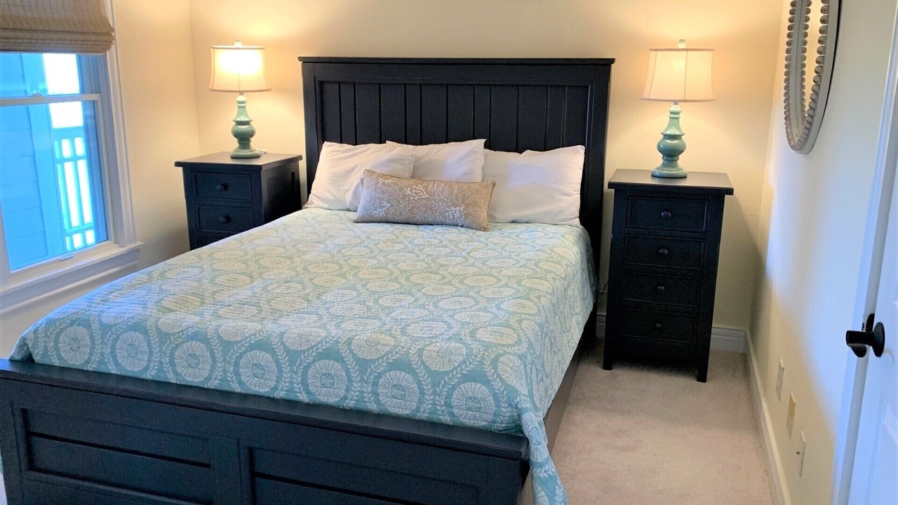 Photo of Bedroom in Manteo