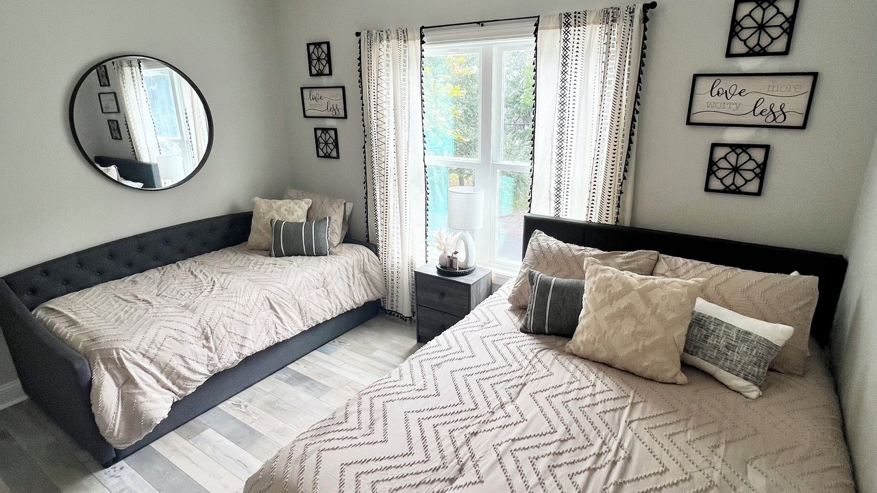 Photo of Bedroom in Crescent Beach