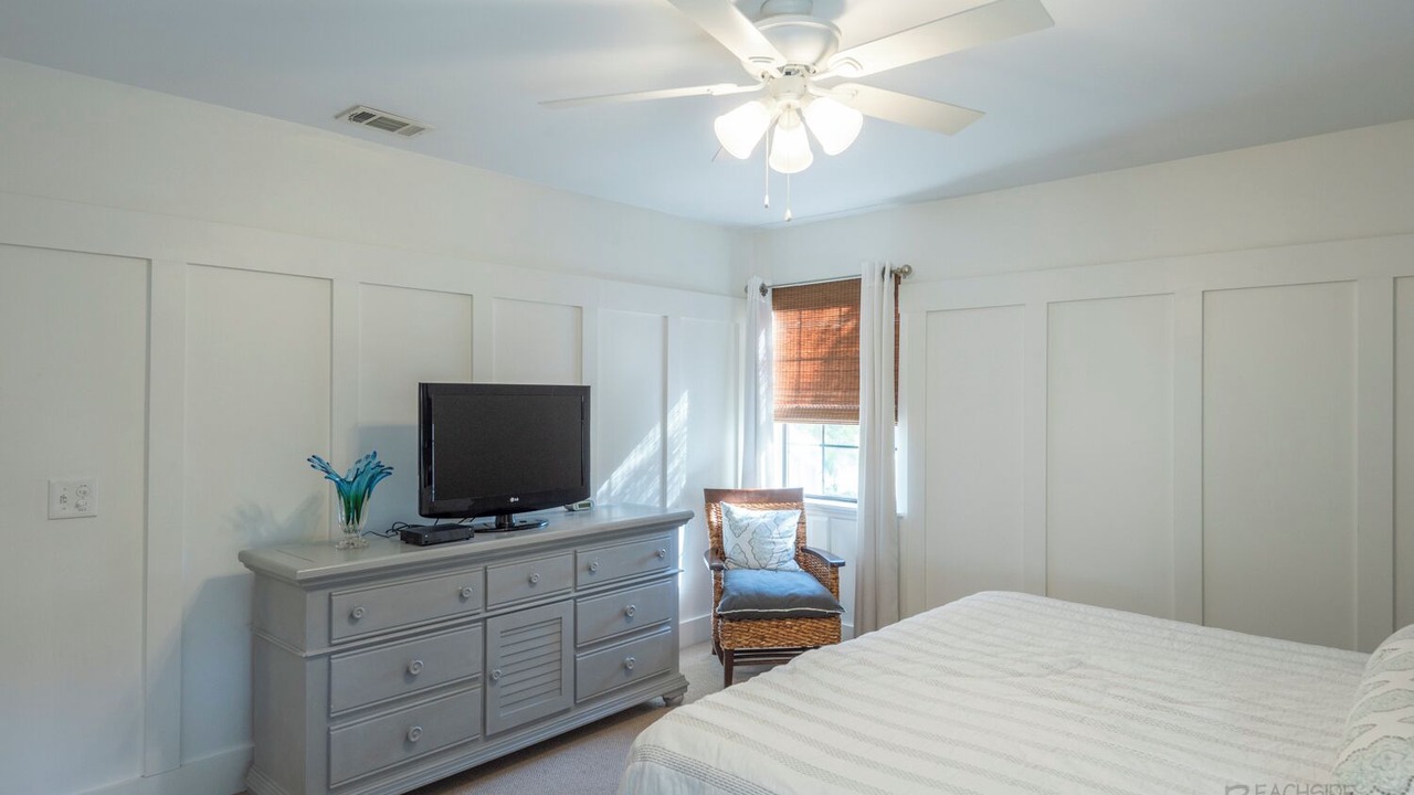 Photo of Bedroom in North Forest Beach